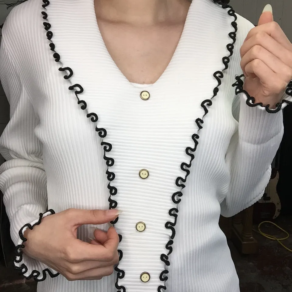 Vintage 60s 70s | White & Black Mod GoGo Ribbed Lettuce Trim Blouse Top | Size S